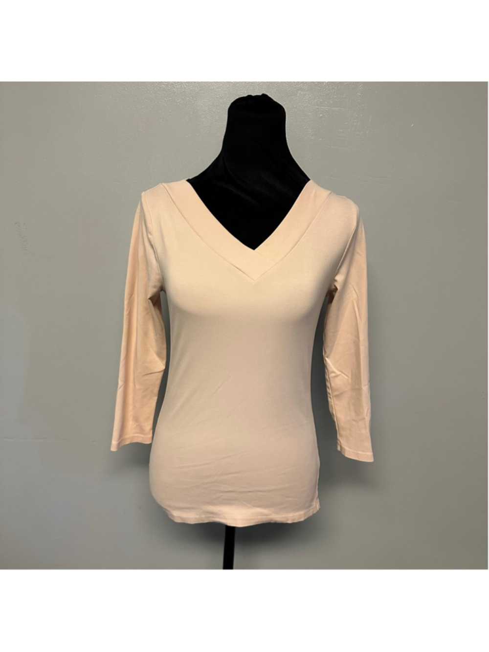 ANN TAYLOR Beige 3/4 Sleeve V-Neck Top Size XS Form Fitting